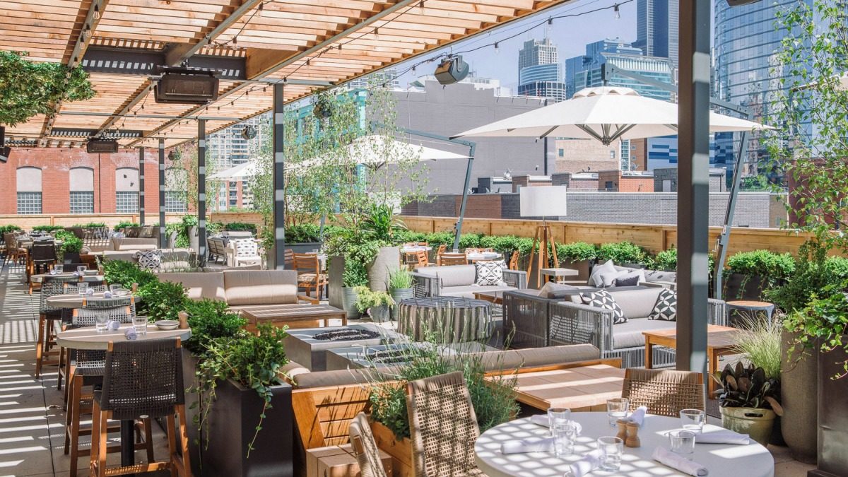 The Best Outdoor Dining Spots in Chicago