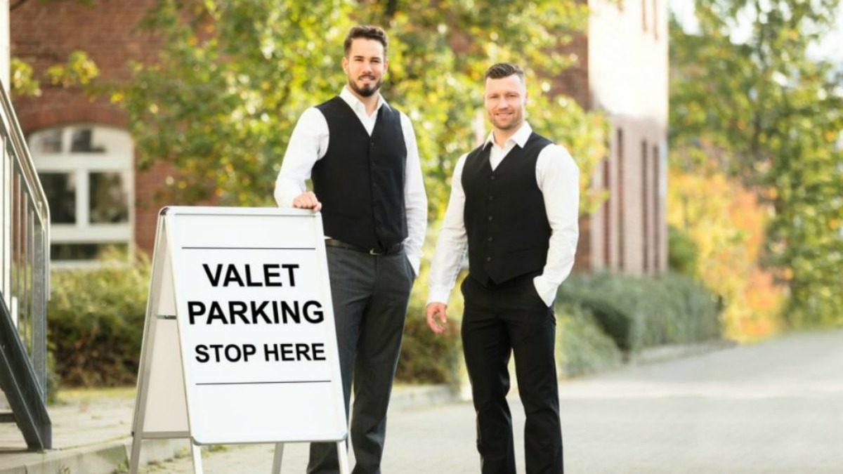 Here’s How Much You Should Tip the Hotel Valet
