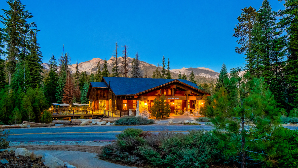 The Best Hotels Near Sequoia & Kings Canyon National Parks